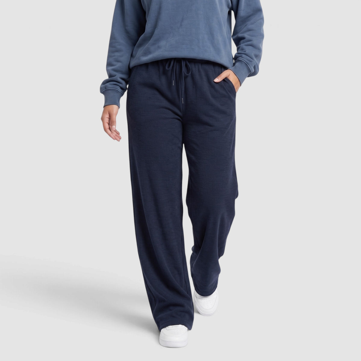 Women’s High-Waisted Drawstring Wide-Leg Trousers – Relaxed Fit
